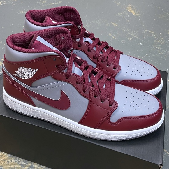 Nike Air Jordan 1 Mid Cherrywood DQ8426-615 10 Bordeaux - Picture 4 of 10
